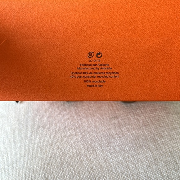 Authentic Hermes shopping bag and ribbon. - Picture 7 of 7
